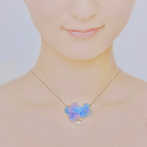 紫陽花のネックレス ♡手染めシルク /母の日 ギフト 透明つまみ