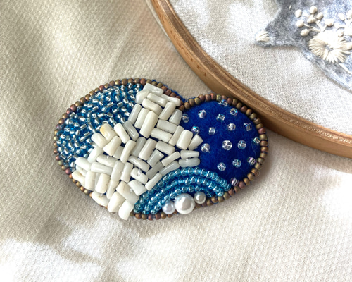 水琴様のオーダー品です　ビーズ刺繍ブローチ4点　ハンドメイド ⭐オーダー完成品⭐龍さまのビーズ刺繍ブローチ - まりねま