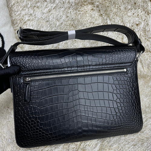 HERMES ブラック クロコダイルレザー ショルダーバッグ HERMES エルメス ショルダーバッグ ケリー25 黒 (ブラック