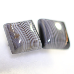 (1 件) 條紋縝瑪瑙方形耳環（10 毫米，鈦柱） 第3張的照片
