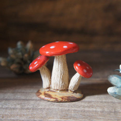 陶器のきのこ】*a 立体・オブジェ 陶waka 通販 17583637｜Creema(クリーマ)