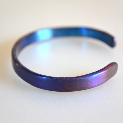 Titanium bangle・純チタンバングル・マットブルー57mm・楕円形