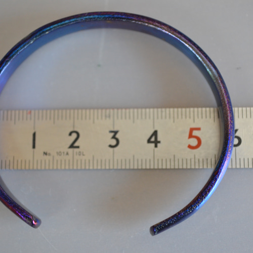 Titanium bangle・純チタンバングル・マットブルー57mm・楕円