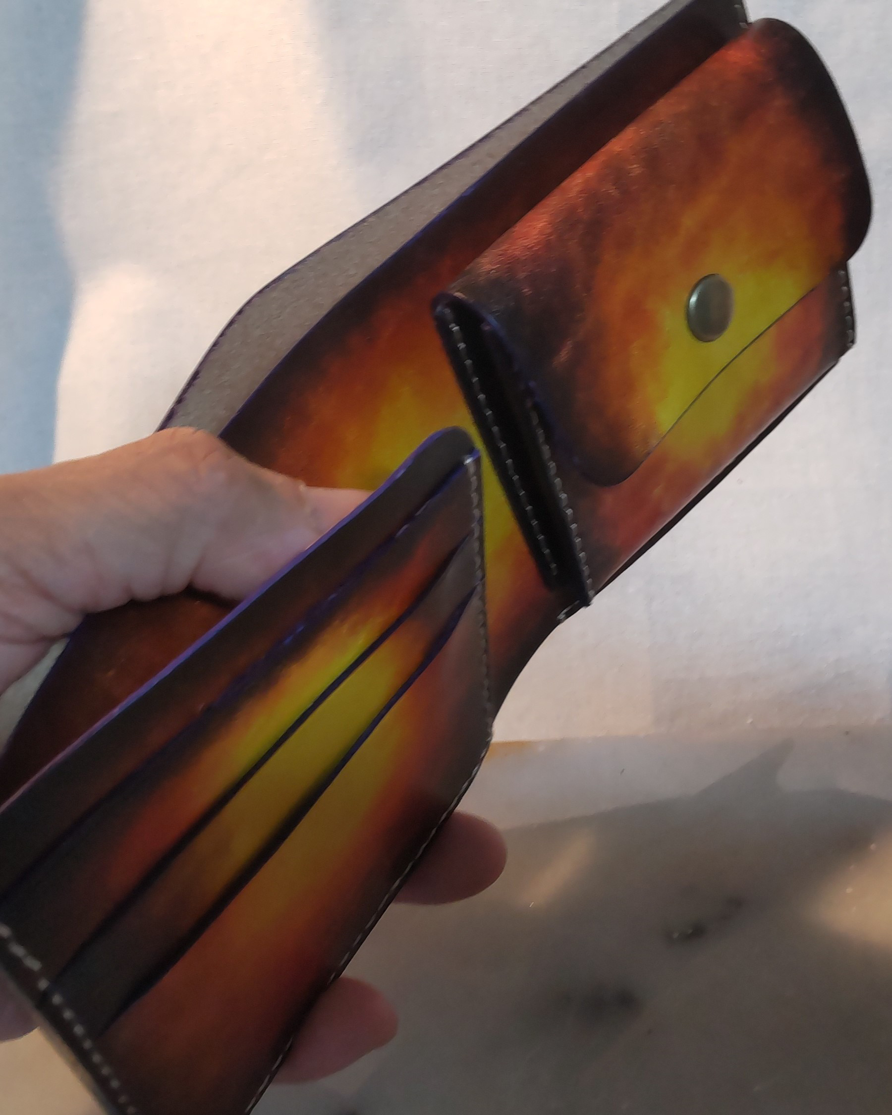 ヌメ革二つおり財布　ムラ締め　手縫い(ATELIER-TETSURO)