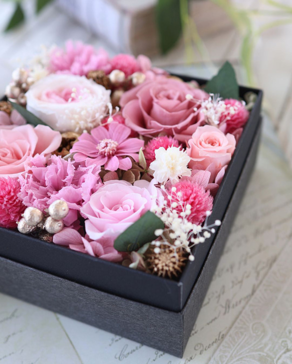 【特集掲載】宝石箱のようなフラワーボックス（L) ピンク カーネーション ローズ  ギフト 母の日 花 7枚目の画像