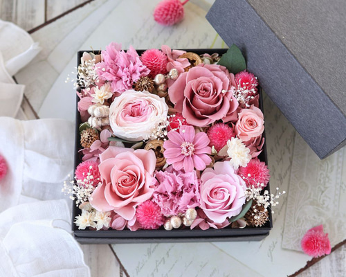 宝石箱のようなフラワーボックス（L) ピンク カーネーション ローズ