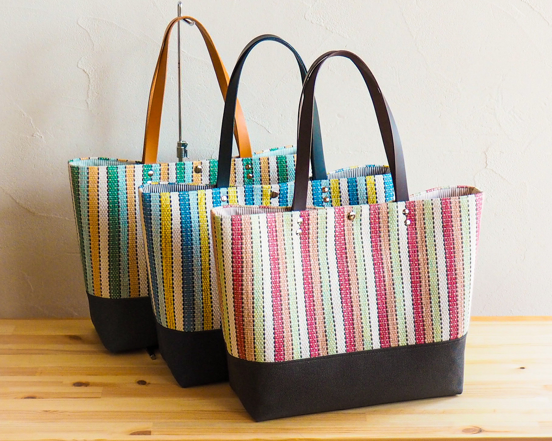 【SALE】さわやかボーダー手織り布のA4大きめトート（ブルー）