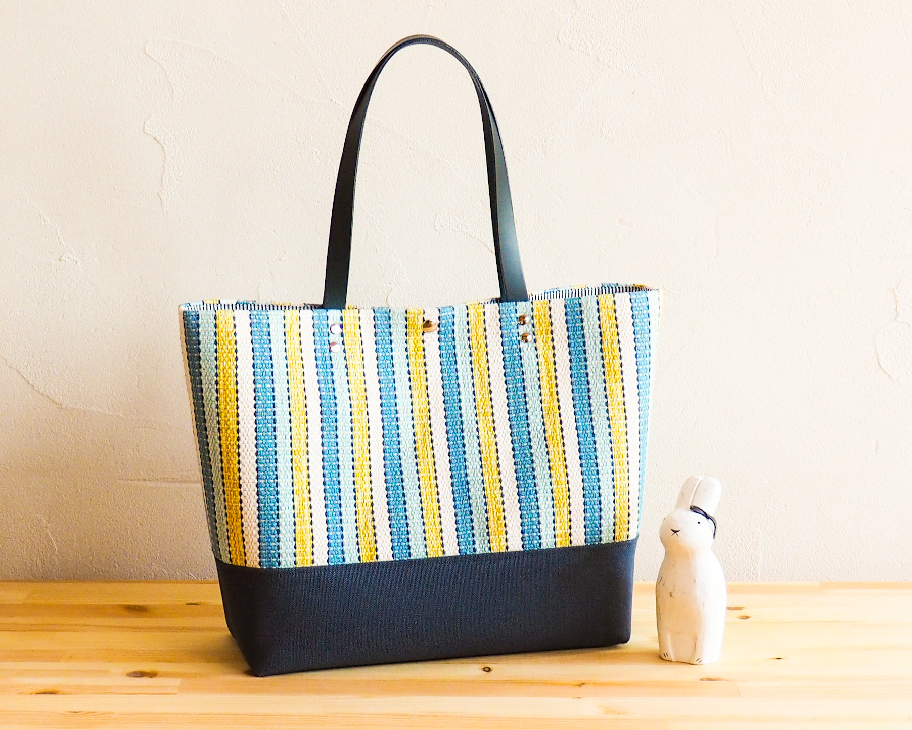 【SALE】さわやかボーダー手織り布のA4大きめトート（ブルー）