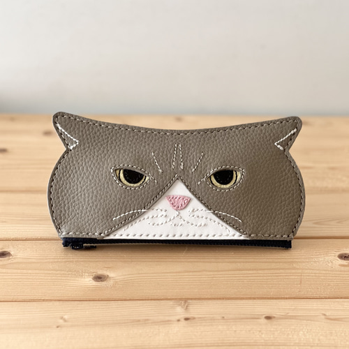 猫のメガネケース K.TAMAO作 全て手縫いのハンドメイド 姫路レザー 猫のメガネケース K.TAMAO作 全て手縫いのハンドメイド 姫路