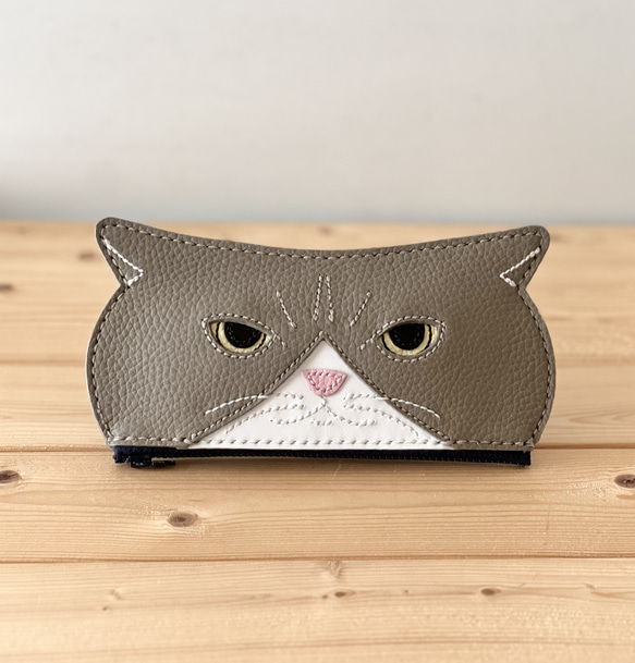 猫のメガネケース K.TAMAO作 全て手縫いのハンドメイド 姫路レザー 猫のメガネケース K.TAMAO作 全て手縫いのハンドメイド 姫路レザー