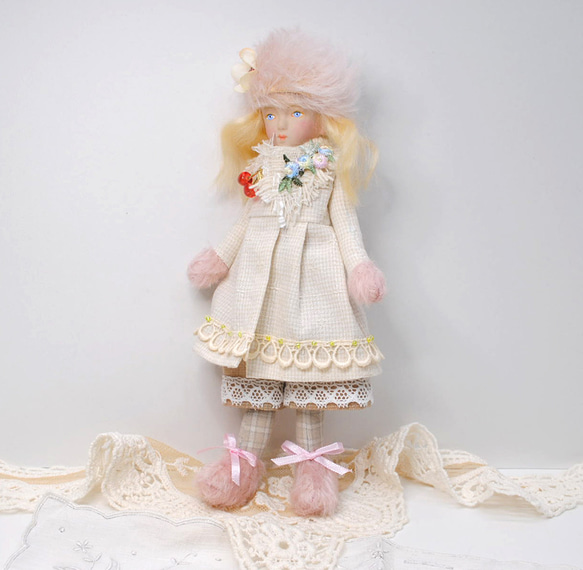 小さいお人形〈doll-さくらんぼ2〉創作人形 3枚目の画像