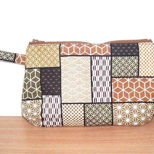 ふわふわ綿入り化粧ポーチ/おくすり手帳/通帳ケース 和風パッチワーク  