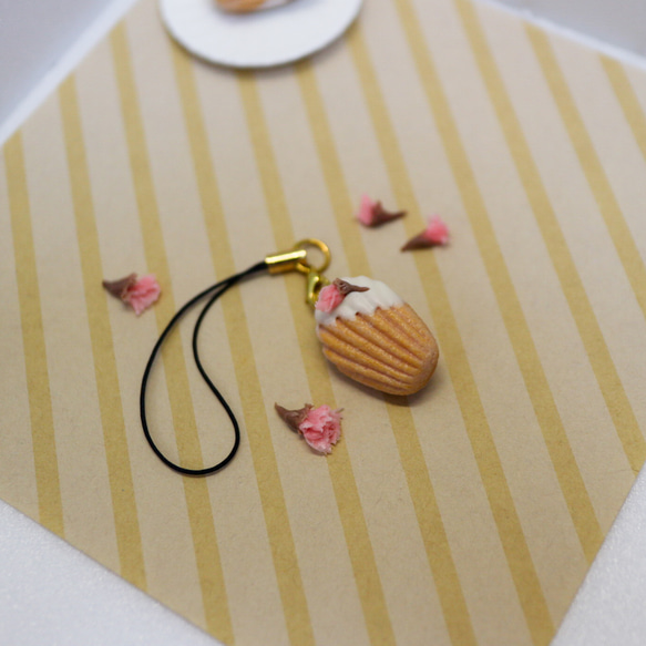 春日系 櫻花瑪德蓮 貝殼蛋糕 耳環 單支 肚臍版 扇葉朝上 第7張的照片
