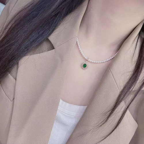 万能金具 天然ダイヤモンド付きエメラルドペンダントトップk18  