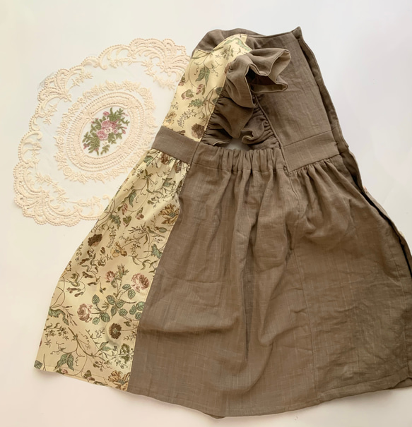 (90-140cm) ハンドメイド子供服　リバティ✳︎田園風フリルエプロンワンピース 3枚目の画像