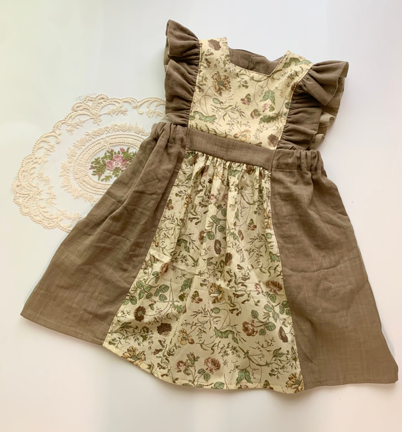 (90-140cm) ハンドメイド子供服　リバティ✳︎田園風フリルエプロンワンピース 1枚目の画像