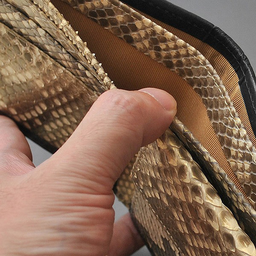 牛革！ブロックメッシュ型押し加工！内側薄金染め！パイソン！蛇革  