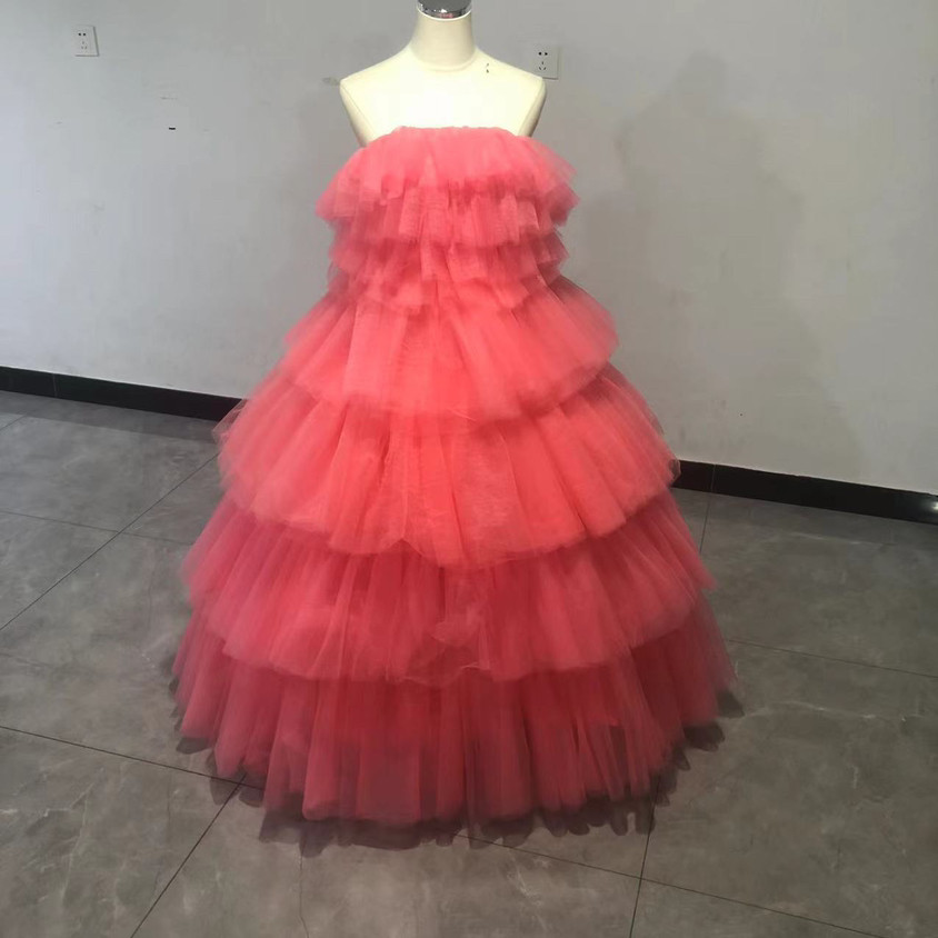 送料無料！美品！ベアトップ  カラードレス ソフトチュール 重ねたチュールスカート/前撮り/結婚式