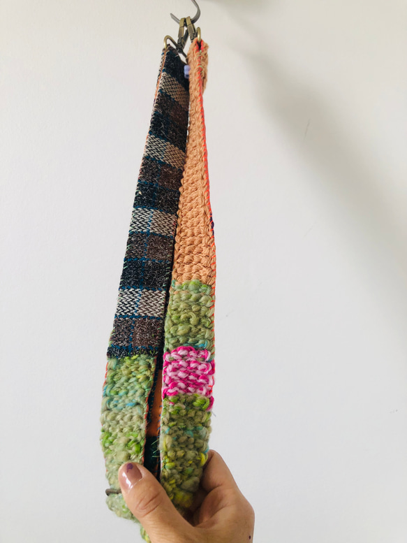 strap  手編みのストラップ　　ウール　布製　毛糸　肩掛けストラップ　スローファッション　ハンドメイド　1992 1枚目の画像