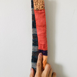 strap  手編みのストラップ　　ウール　布製　毛糸　肩掛けストラップ　スローファッション　ハンドメイド　1992 2枚目の画像