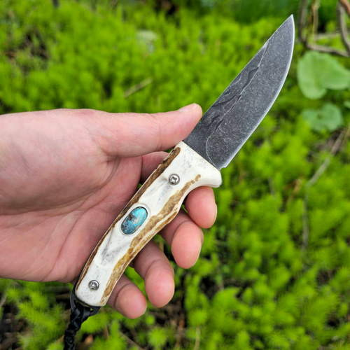 鹿の角 バンブーマウンテンターコイズのフルタングナイフ 包丁・ナイフ  