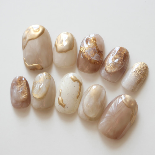 ふんわりベージュ×マットゴールドのニュアンスネイル◇ネイル