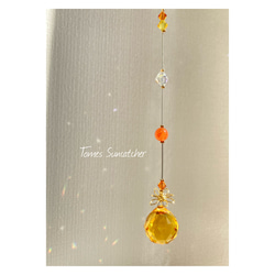 ちょこんと花咲くサンキャッチャー　オレンジ×天然石カーネリアン　512【クリスタル20mm】 2枚目の画像