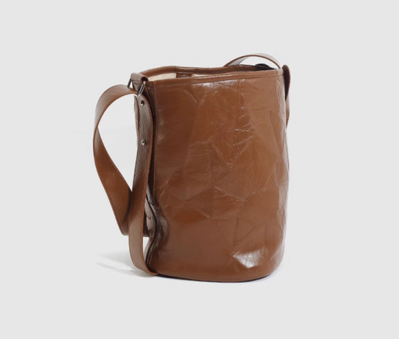 バケツバッグです なめし皮 大容量ショルダーバッグ 2way レザー 革 斜  