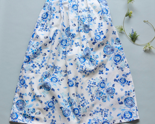 Ladies 鮮やかブルーのバラ柄スカート/お揃い/バラ柄 ロングスカート