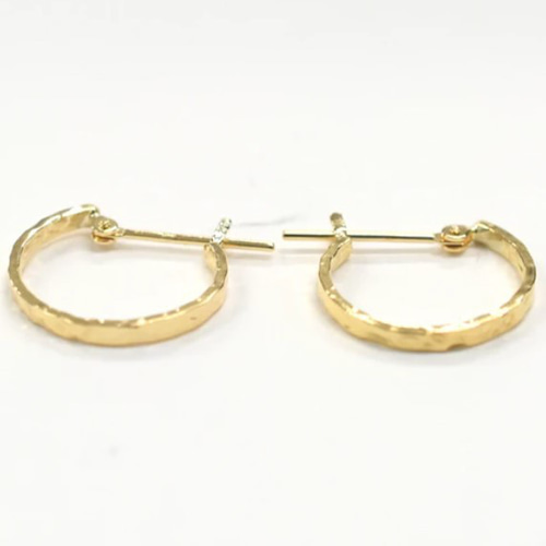 地金＊18金【1.5×15mm エンボス加工デザインピアス 】 イエロー 