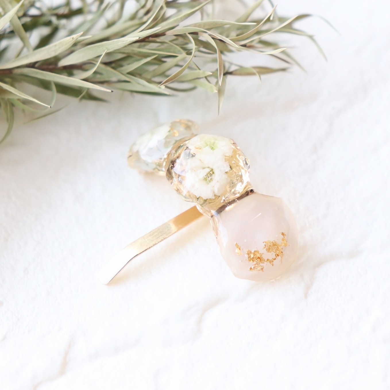 No 854❣️大人可愛いレジンヘアゴム❣️かすみ草❣️♪(๑ᴖ◡ᴖ๑)♪ No 854❣️大人可愛いレジンヘアゴム❣️かすみ草❣️♪(๑ᴖ◡ᴖ๑)♪