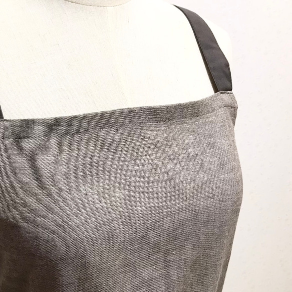 バッククロスのエプロン☆前結びタイプ／綿麻スペックでカジュアルに！（ブラウン） 7枚目の画像