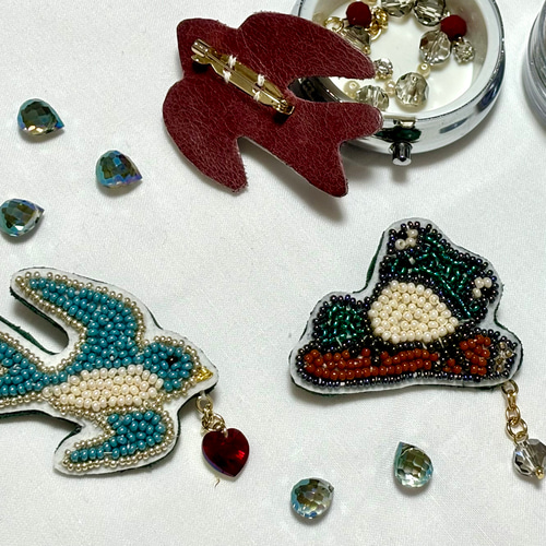 ビーズ刺繍のブローチ☆カエル ブローチ COCO 通販 17586305