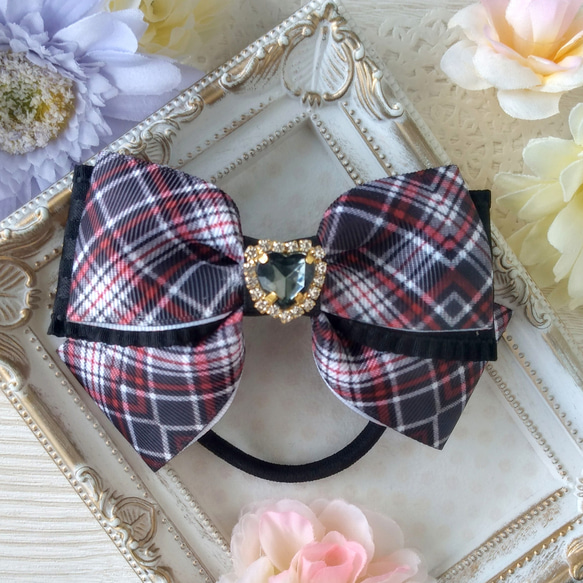 ローズリボン(赤いハート)のヘアゴム ♡ハンドメイド 赤色リボン ヘアゴム 髪飾り コスプレ衣装小物 ハンドメイド 赤