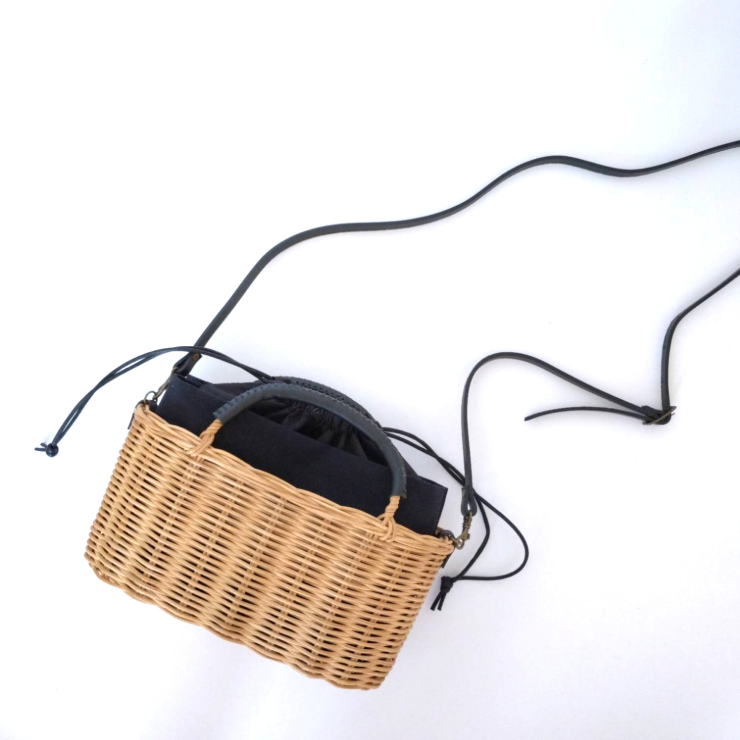 《受注制作》カゴポシェット    2wayラタンかごバッグ   外側ポケット巾着タイプ