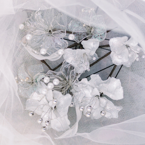 【レビューで送料無料】ホワイトパール × シルバ− 花 髪飾り ウェディング 成人式  結婚式 ブライダル ヘッドドレス 10枚目の画像