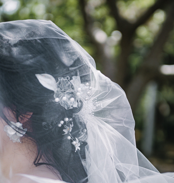【レビューで送料無料】ホワイトパール × シルバ− 花 髪飾り ウェディング 成人式  結婚式 ブライダル ヘッドドレス 9枚目の画像