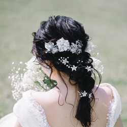 【レビューで送料無料】ホワイトパール × シルバ− 花 髪飾り ウェディング 成人式  結婚式 ブライダル ヘッドドレス 1枚目の画像