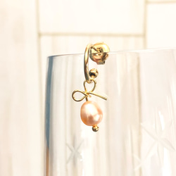 【送料無料】18kgp✧淡水真珠のおリボンチャーム【10個】 3枚目の画像