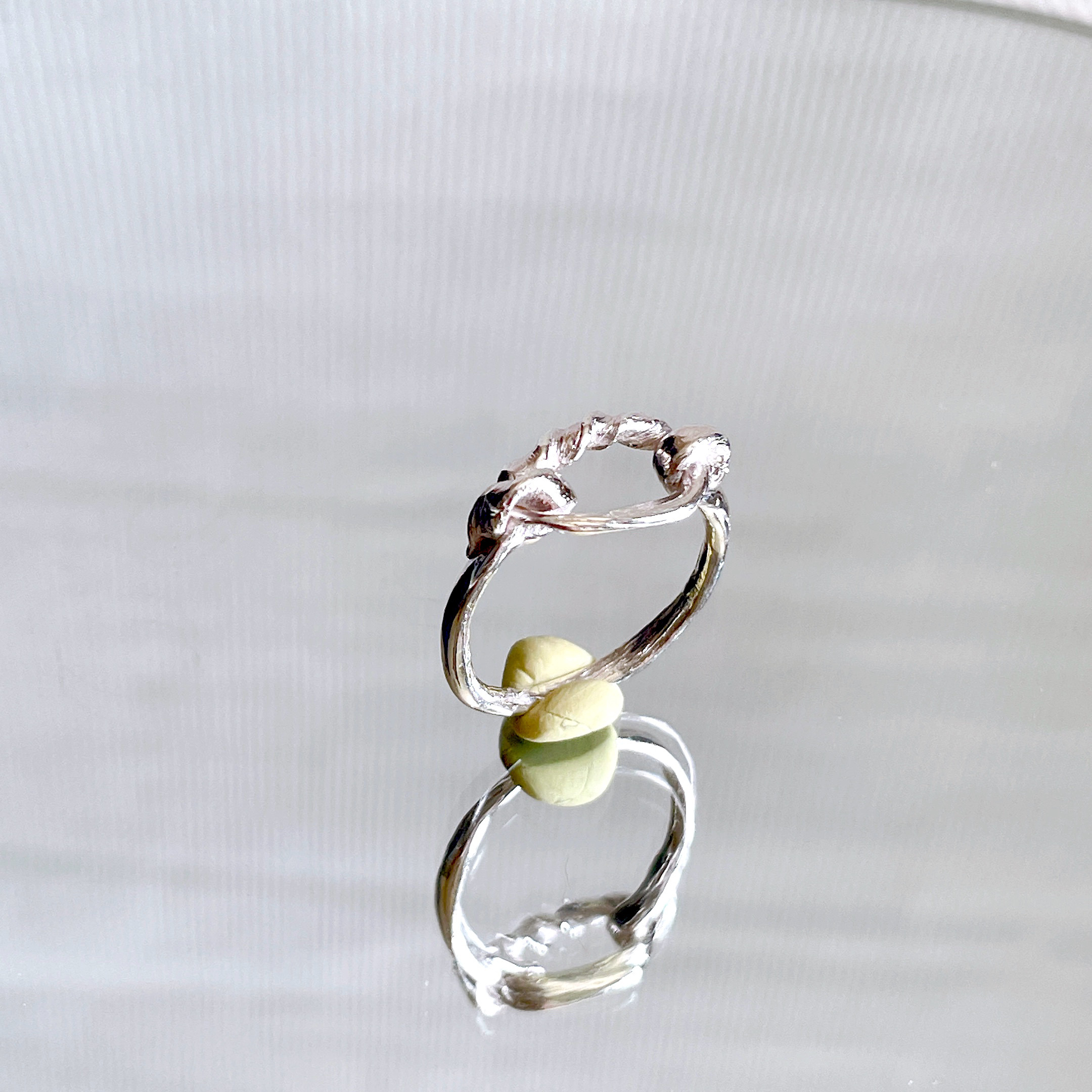 繋がるリング　twist ring 蜜蝋ジュエリー