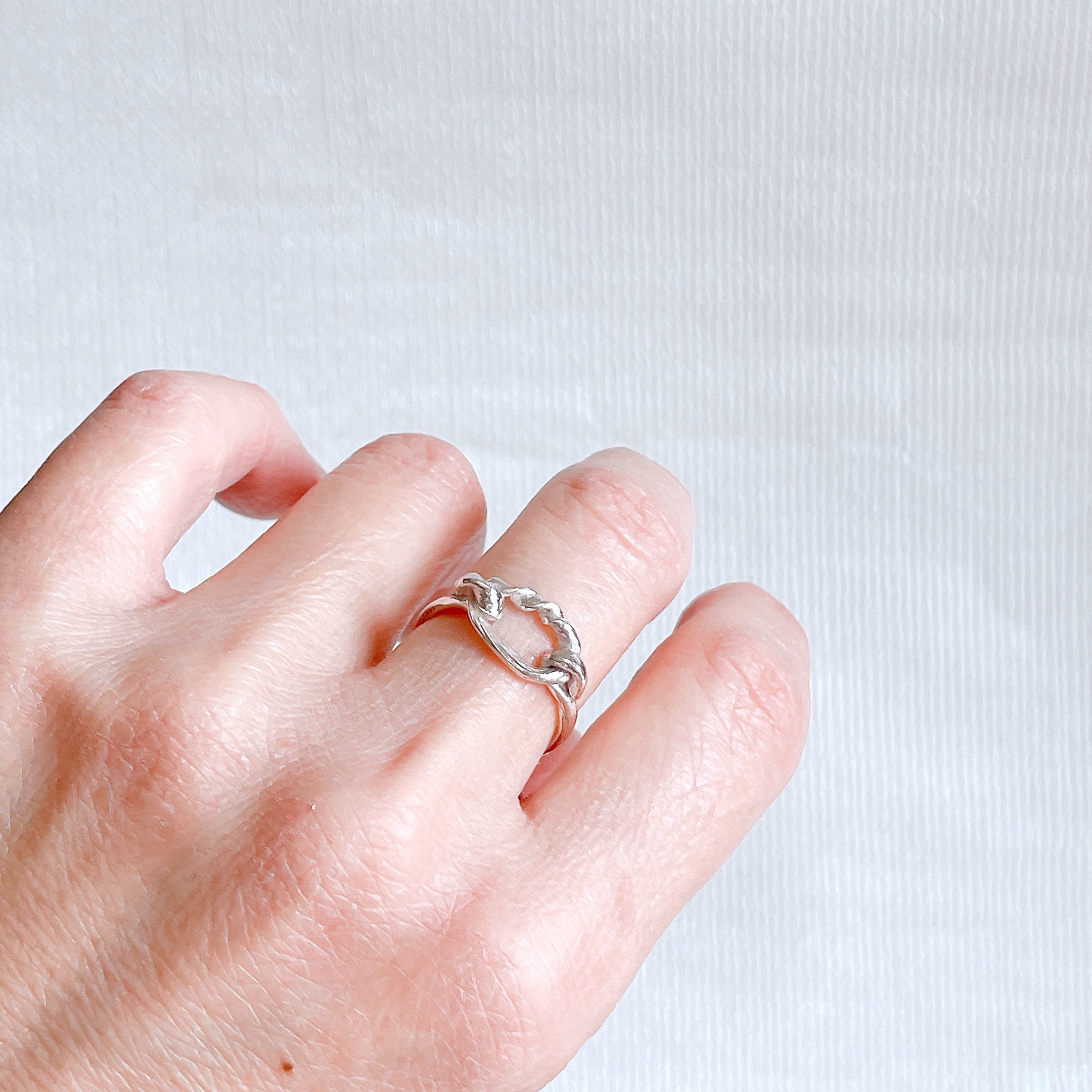 繋がるリング　twist ring 蜜蝋ジュエリー