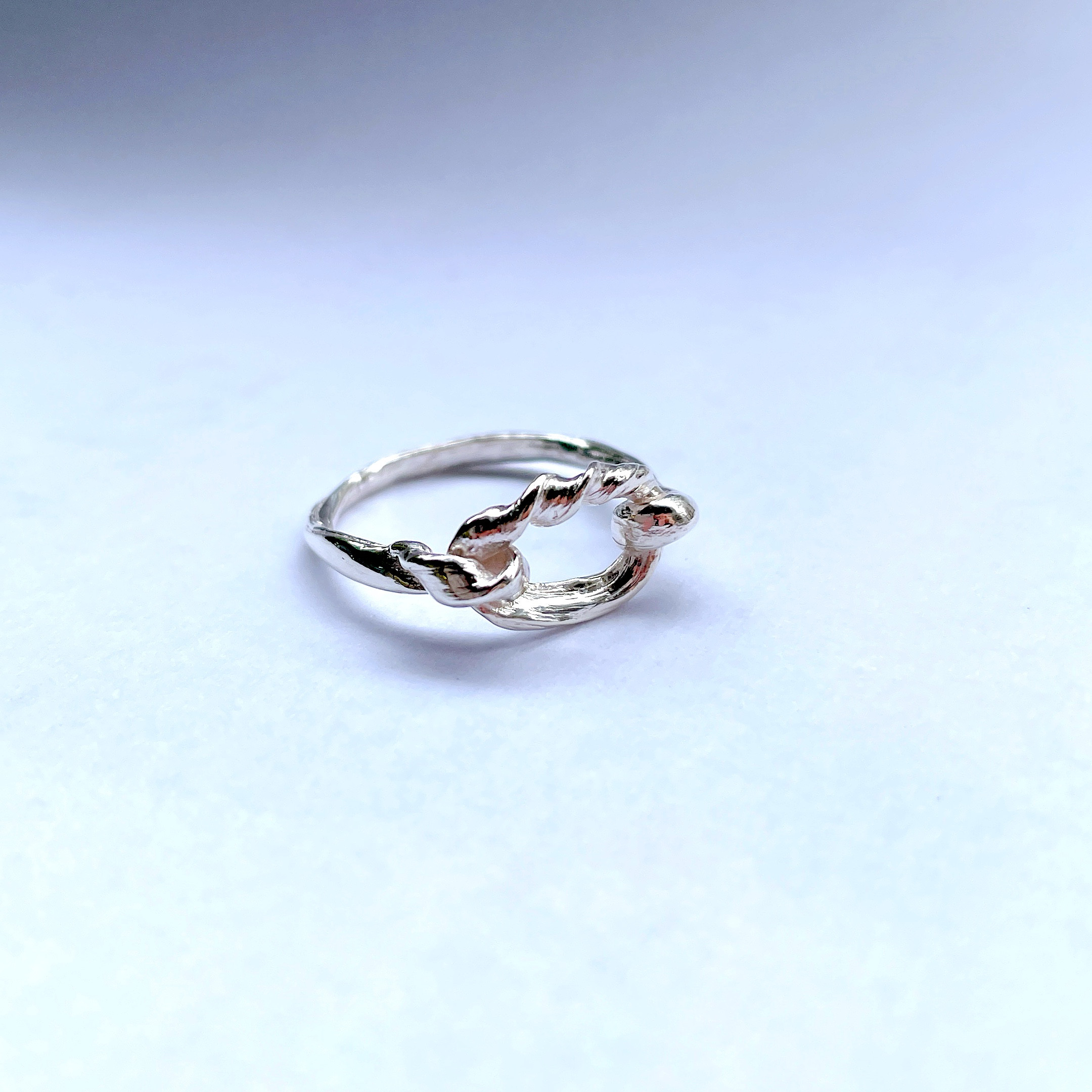 繋がるリング　twist ring 蜜蝋ジュエリー