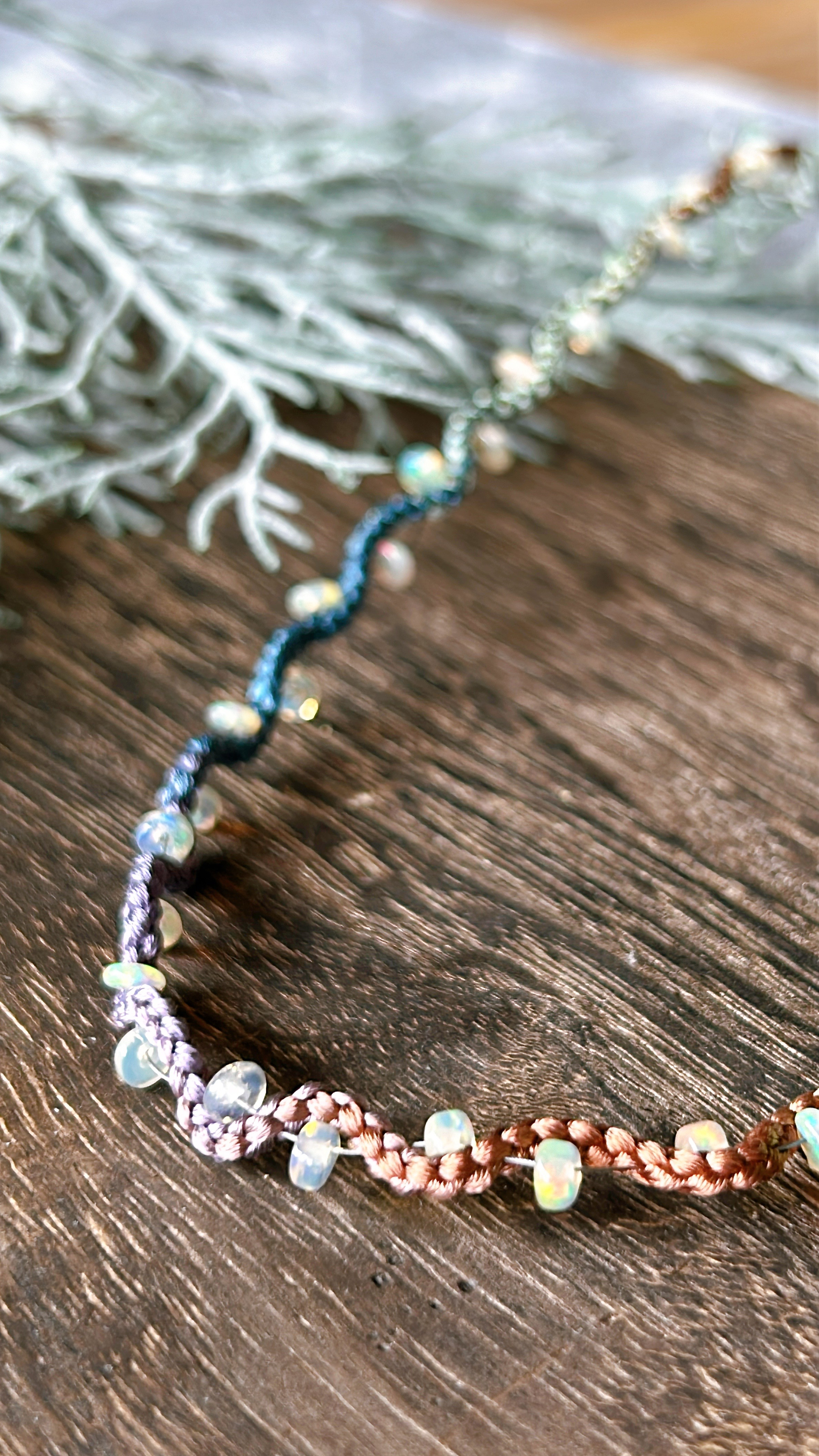 エチオピアオパールの組紐ネックレス