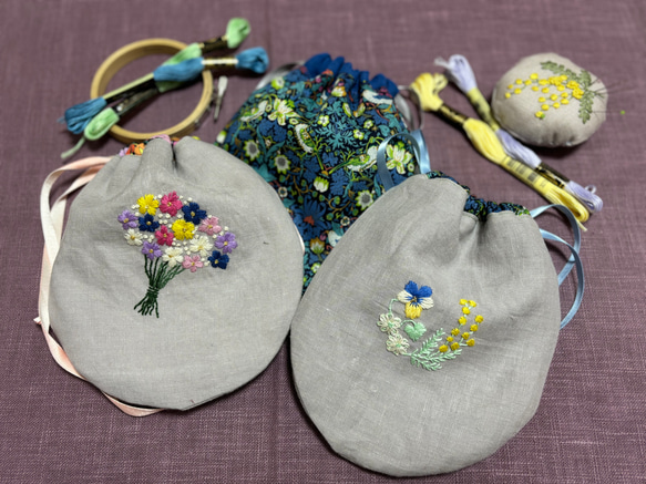 【再販＊受注製作】刺繍の丸底ポーチ☆花束 4枚目の画像