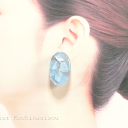 樹脂藝術橢圓繡球耳環&lt;藍色&gt; 第4張的照片