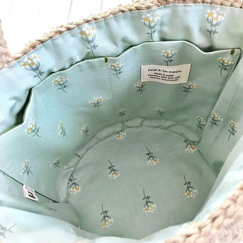 ハンドメイド　お花もりもり麻紐バック edecbf8d72df0d123c81a7213a50bc