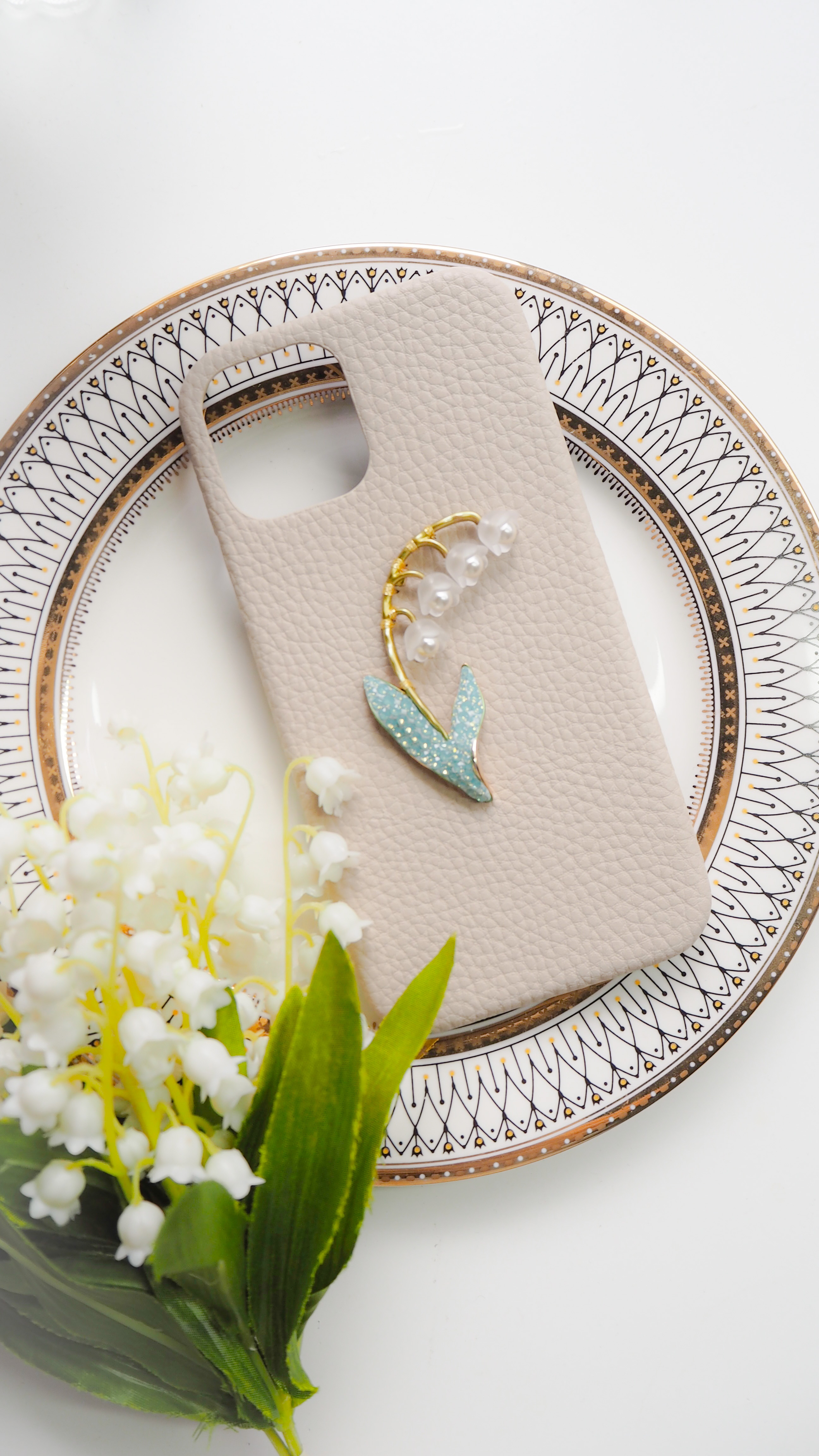 New!すずらんスマホカバー　パールお花　春　パールビジュースマホカバー　エレガントスマホ　上品スマホ