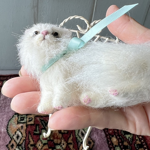 ペルシャ猫のお人形/手のひらサイズの猫/白い猫ペルシャ 羊毛フェルト