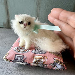 ペルシャ猫のお人形/手のひらサイズの猫/白い猫ペルシャ 11枚目の画像