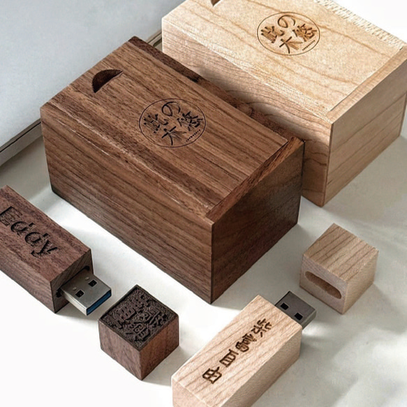 【客製化禮物】原木USB隨身碟64G 印章設計 含木製外盒 送禮首選 第1張的照片